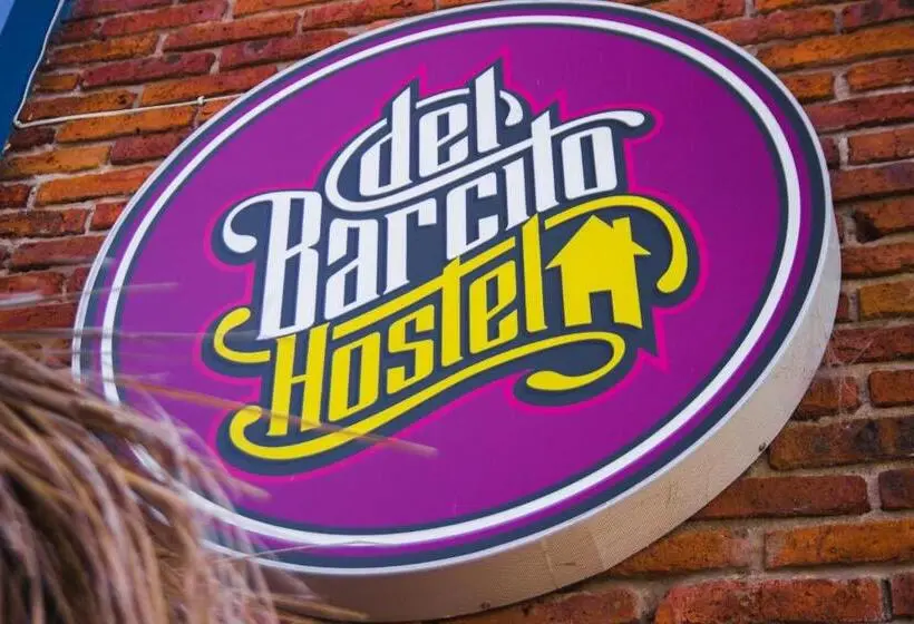 ルームシェアのワンベッド, Del Barcito Hostel And Suites
