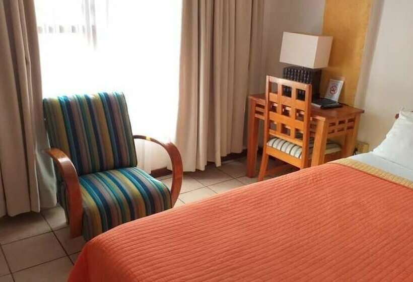 Standard Single Room Single Bed, Cesar Mariscos