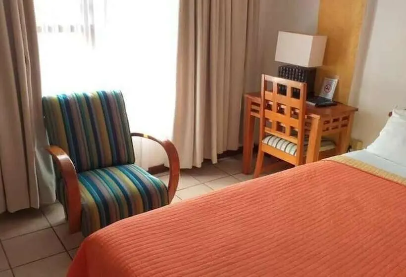 Standard Single Room Single Bed, Cesar Mariscos