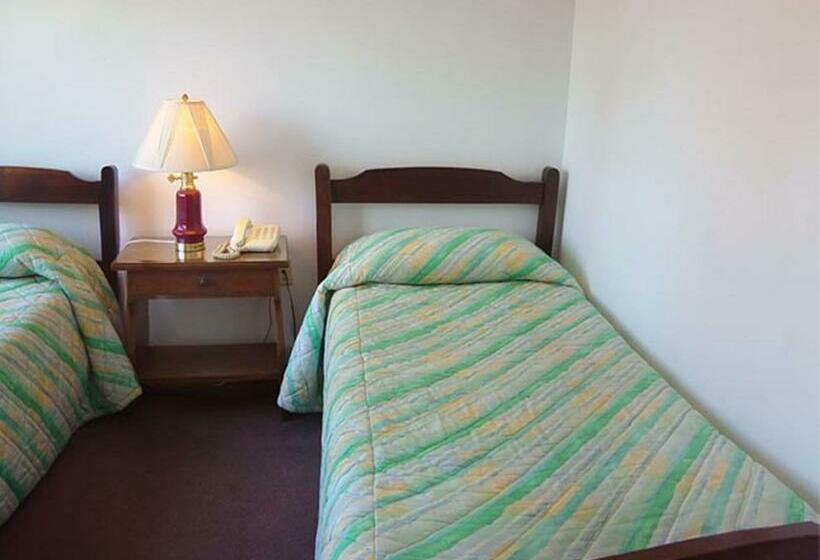 חדר סטנדרט לארבעה, Gaudí