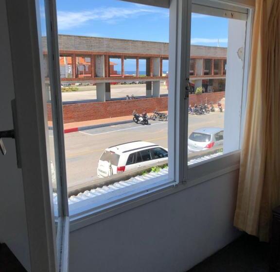 חדר סטנדרט, Gaudí