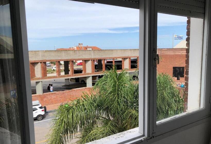 חדר סטנדרט לארבעה, Gaudí