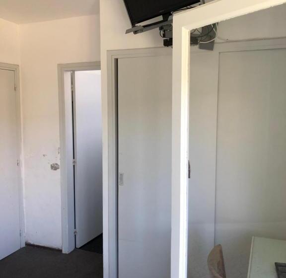 חדר סטנדרט, Gaudí