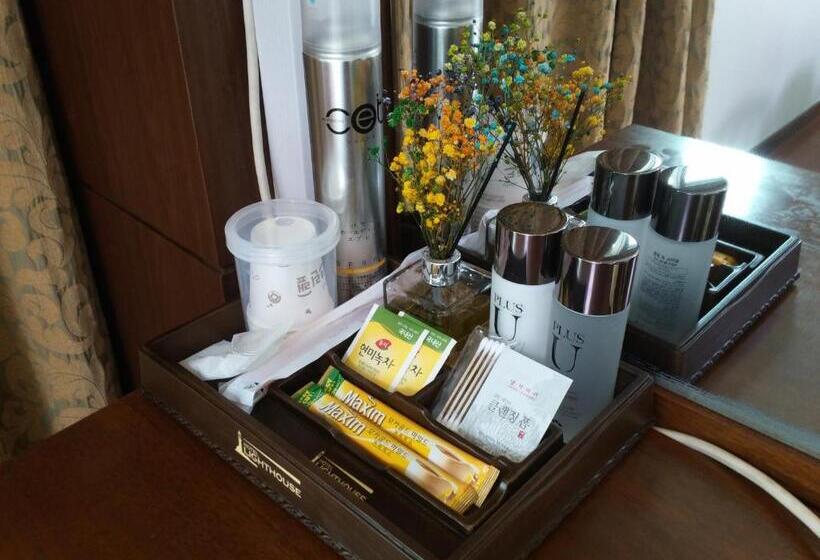 Quarto Deluxe, Geoje Jangseungpo Lighthouse