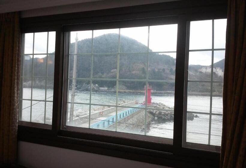 디럭스 룸, Geoje Jangseungpo Lighthouse
