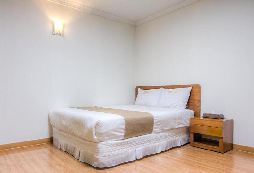 Quarto Estandar Vista Mar, Geoje Jangseungpo Lighthouse