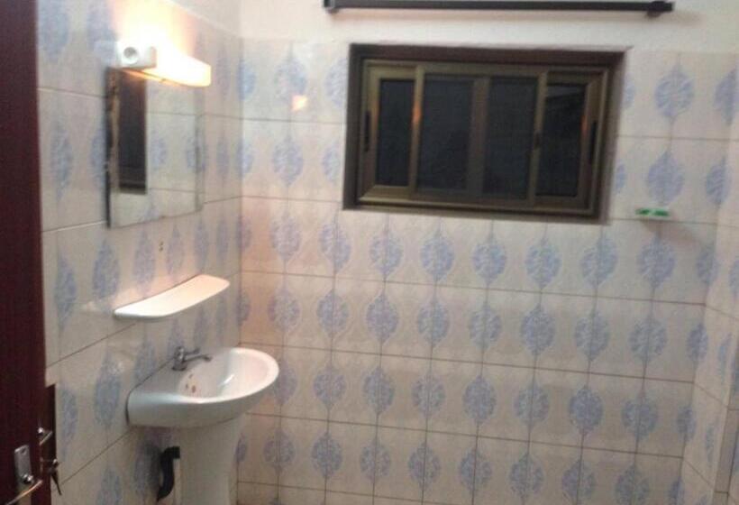 غرفة قياسية, Marie Antoinette Kara