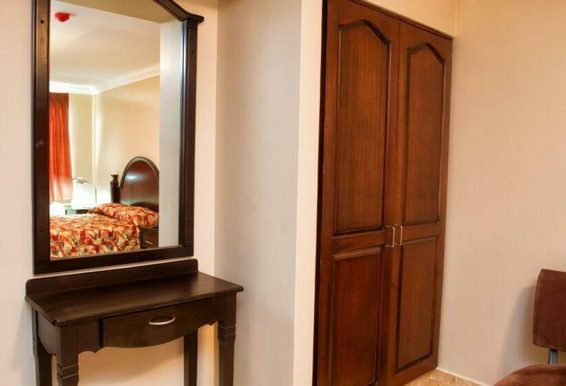 غرفة قياسية فردية, Milan Panama