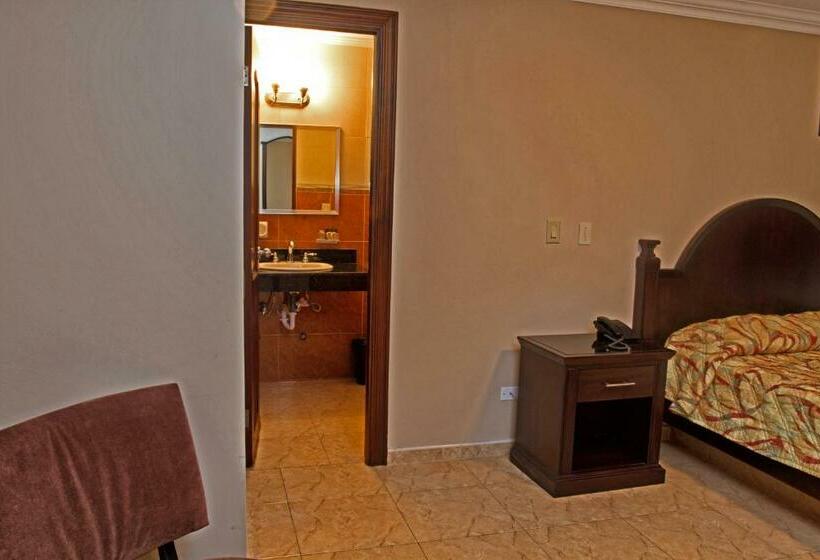 غرفة قياسية فردية, Milan Panama