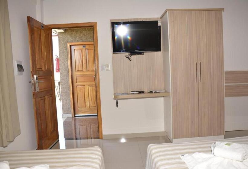 اتاق استاندارد سه نفره, Salzburgo