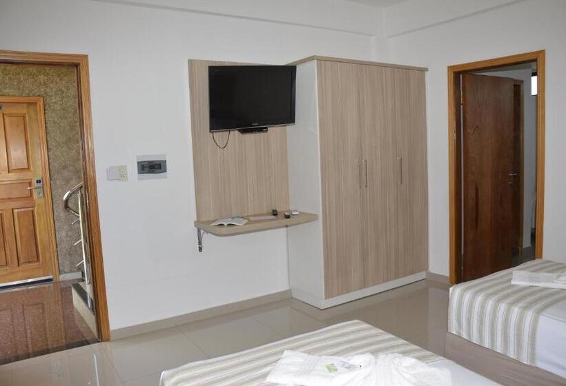 اتاق استاندارد چهار تخته, Salzburgo