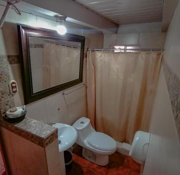 اتاق سوپریور سه تخته, Utz Jay