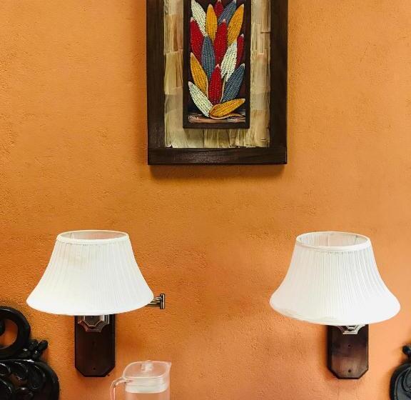 اتاق لوکس, Utz Jay