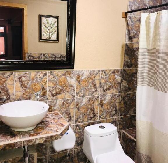 اتاق لوکس, Utz Jay