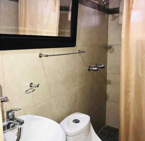 اتاق سوپریور سه تخته, Utz Jay