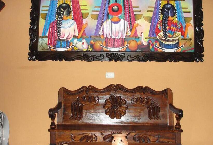 اتاق لوکس, Utz Jay