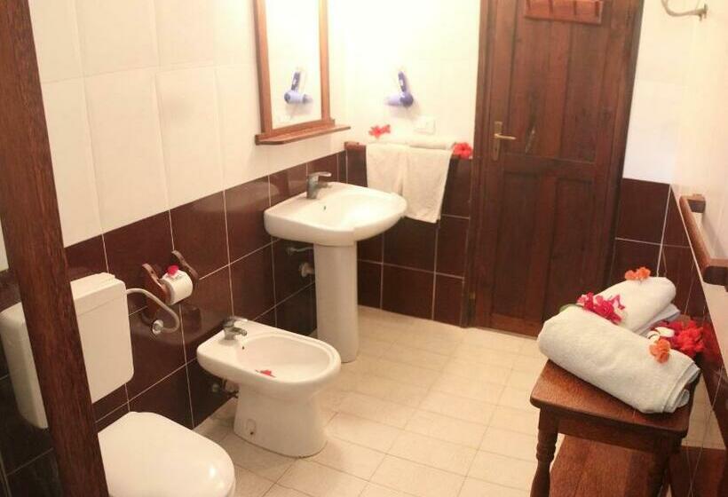 جناح جونيور, Palumboreef Beach Resort