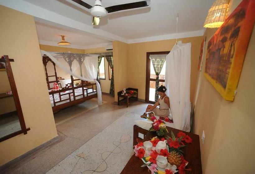 جناح جونيور, Palumboreef Beach Resort