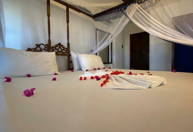 جناح جونيور, Palumboreef Beach Resort