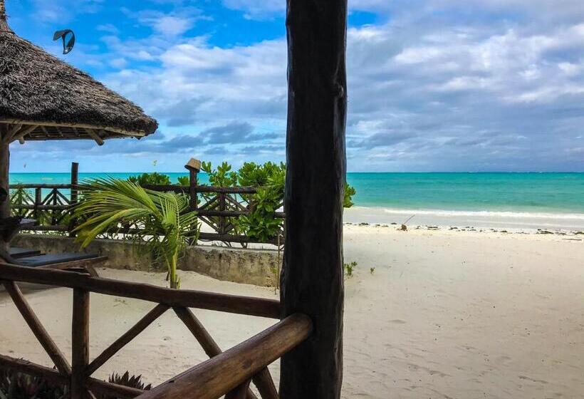 Номер Deluxe Вид на Море с Балконом, Jambiani White Sands Bungalows