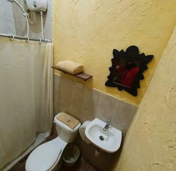 اتاق استاندارد یک نفره, Chilero Y Café