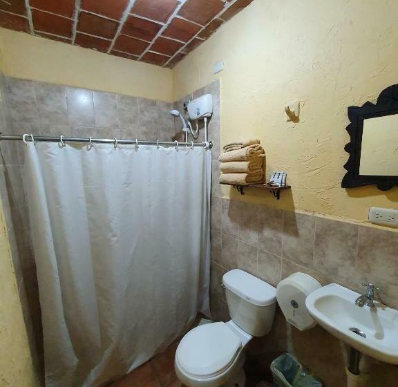 اتاق استاندارد سه نفره, Un Hotel En La Antigua