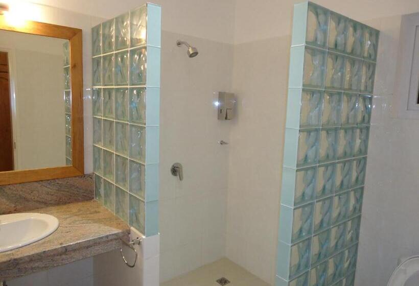 اتاق خانوادگی, Marie Laure Suites