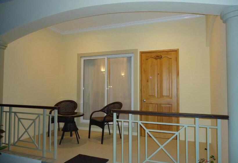 اتاق خانوادگی, Marie Laure Suites