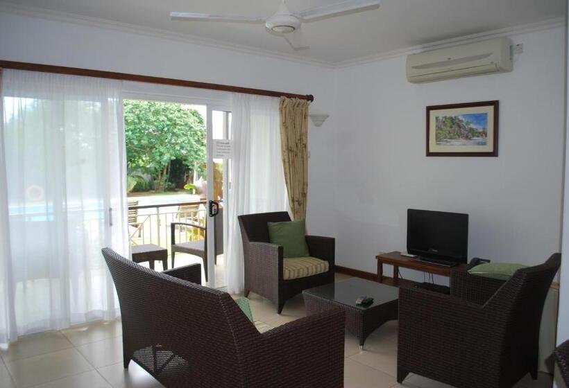 آپارتمان 1 خوابه, Marie Laure Suites