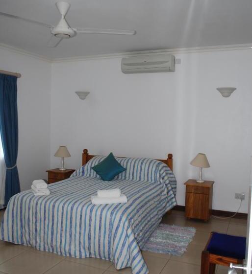 آپارتمان 2 خوابه, Marie Laure Suites