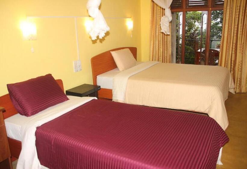 Cameră Triplă Standard cu Priveliști, Welcome Inn