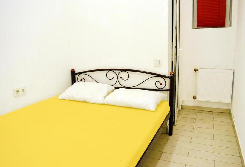اتاق استاندارد, Hostel Railway Kiev