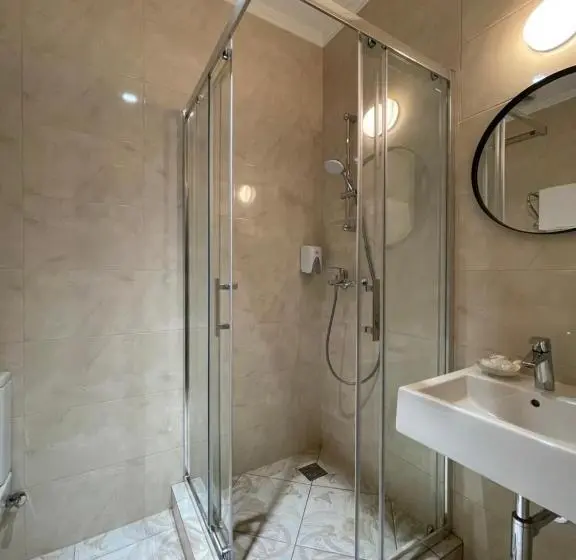 اتاق اکونومی, 52