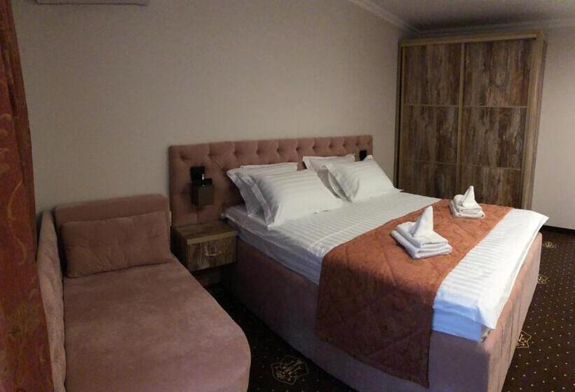 اتاق استاندارد با بالکن, Boutique Tovmed