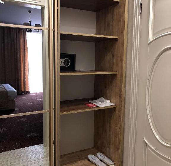 اتاق سوپریور, Boutique Tovmed