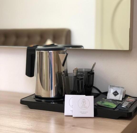 سوئیت با بالکن, Boutique Tovmed