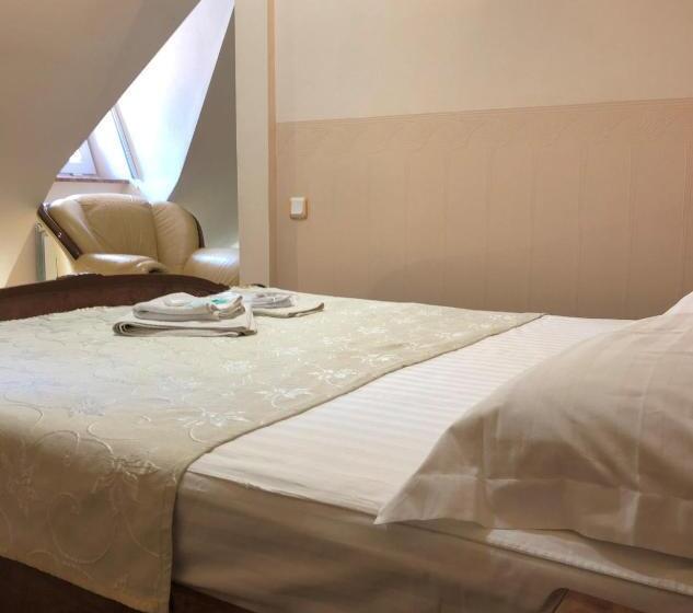 اتاق اکونومی, Boutique Tovmed