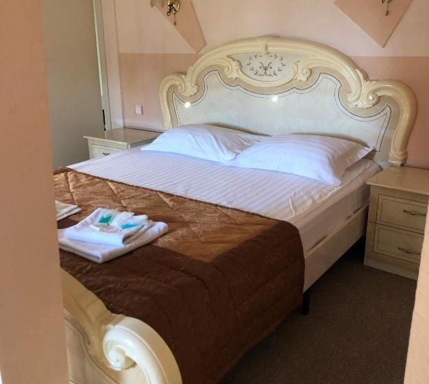 اتاق اکونومی, Boutique Tovmed