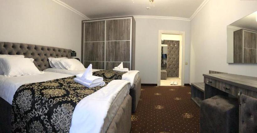 اتاق استاندارد با بالکن, Boutique Tovmed