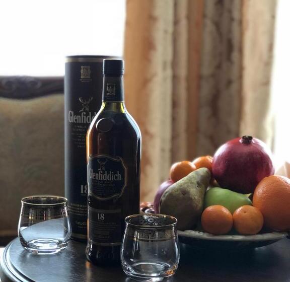 آپارتمان 1 خوابه با بالکن, Boutique Tovmed