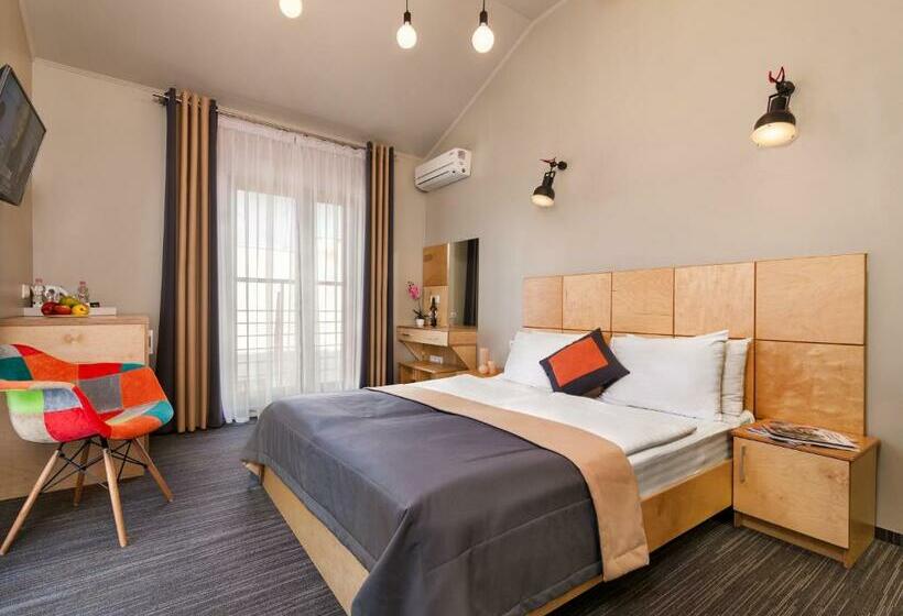 غرفة كومفورت, Etude