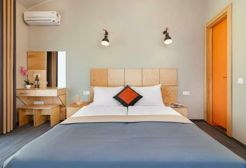 غرفة كومفورت, Etude