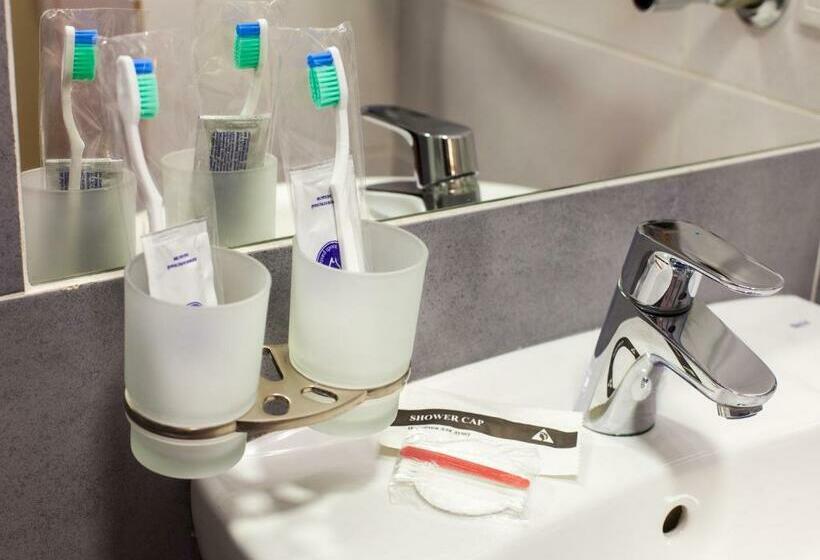 غرفة كومفورت, Etude