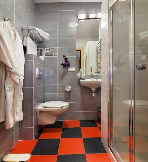 غرفة كومفورت, Etude