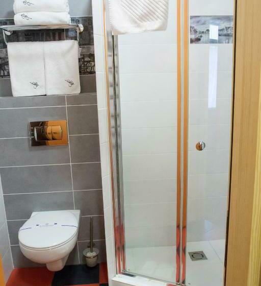 غرفة كومفورت, Etude