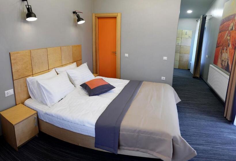 غرفة كومفورت, Etude