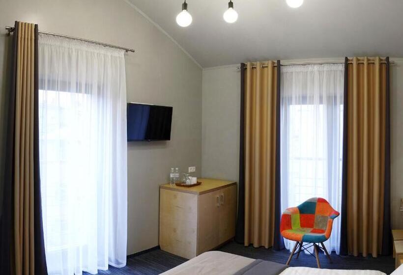 غرفة كومفورت, Etude