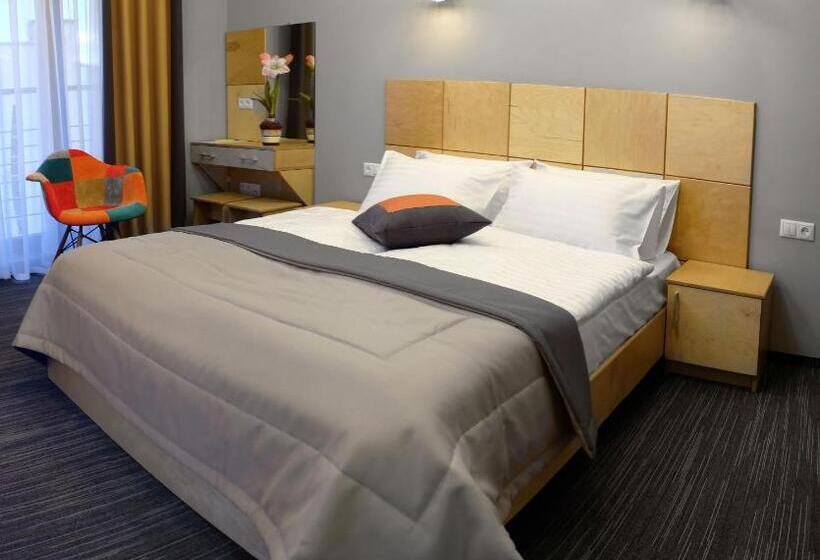 غرفة كومفورت, Etude