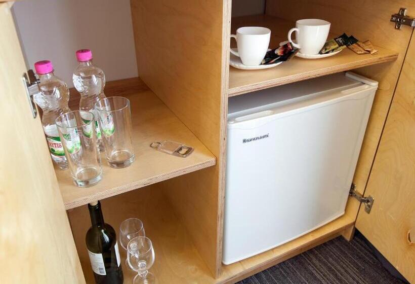 غرفة قياسية, Etude