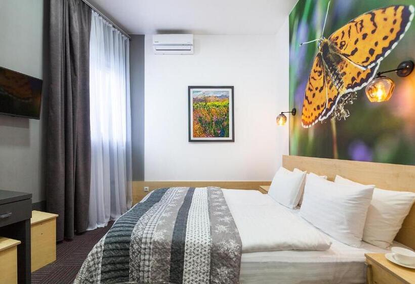 غرفة قياسية, Etude